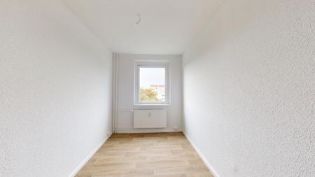 Frisch renoviert, sofort bezugsfertig mit Aussicht zum Petersberg - Photo 2