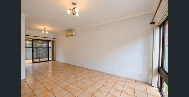 Spacious 2 Bedroom Townhouse!! - Photo 1