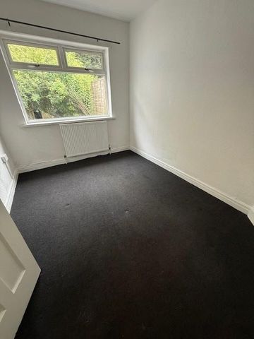 3 bedroom semi-detached bungalow to rent - Photo 3