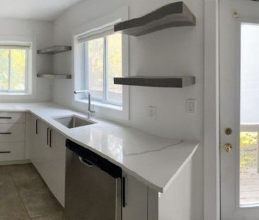 For Lease - 180 Market Street, Hamilton, Ontario - Photo 3