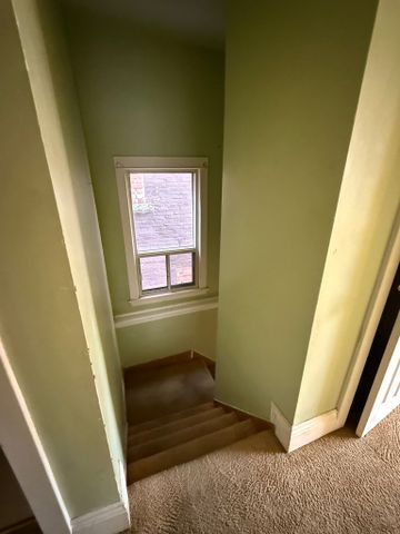 For Lease - 10 St Matthews Avenue, Hamilton, Ontario - Photo 2