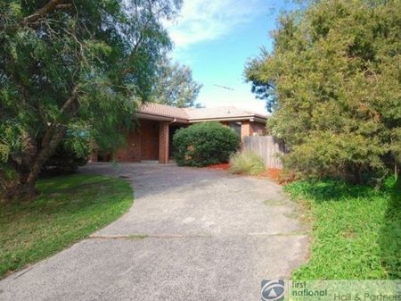 Immaculate Family Home - Photo 4