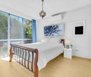 Stunning Location + Huge Courtyard - Photo 4