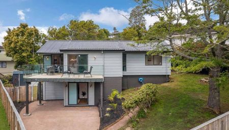 Renovated 4-Bedroom Home - Photo 3