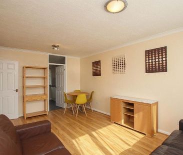 2 bedroom maisonette to rent - Photo 3