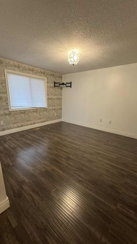 For Lease - 41 Melrose Avenue, Wasaga Beach, Ontario - Photo 3