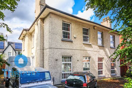 7 bed Flat for Rent - Photo 2