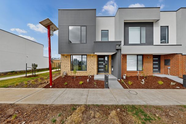16 Jandakot Walk, Point Cook VIC 3030 - House For Rent | Domain - Photo 1