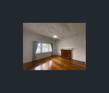 Simply delightful - Photo 5