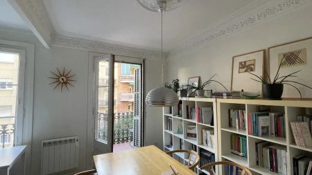 Room in a shared apartment for rent in Vila de Gràcia, only females - Foto 3