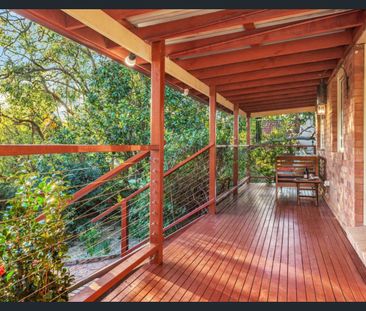 GREAT 4 BEDROOM, 3 BATH HOME WITHIN A SHORT WALK TO TRAINS - Photo 1