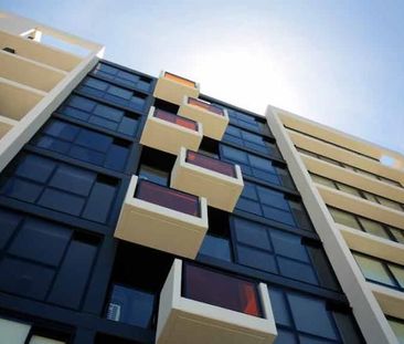 Stunning 2 Bed On The Banks Of The Yarra - Unfurnished - Photo 1