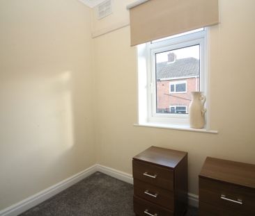 3 Bedroom Mid Terraced House - Photo 5