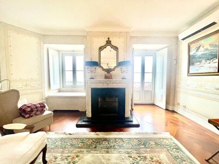 Fantástico apartamento T3 com Vista Rio em Prédio Pombalino com Elevador e Garagem - Photo 3