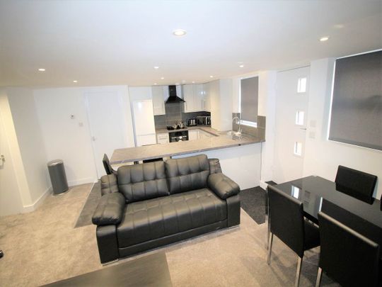 Kirkstall Lane (Room 1), Headingley, Leeds - Photo 1