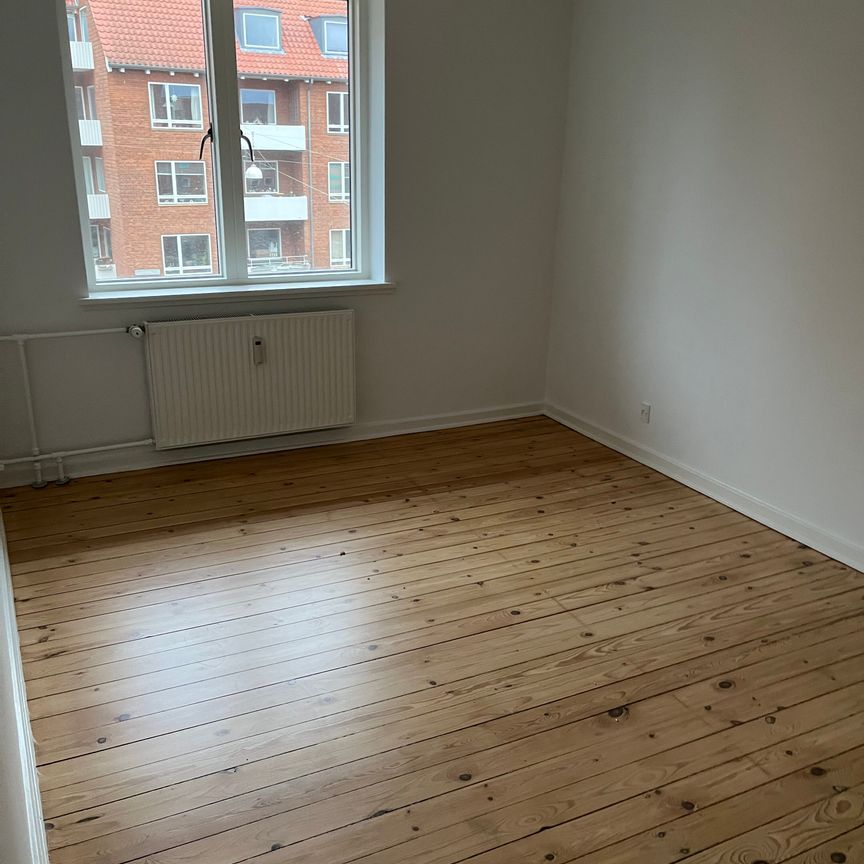 3-værelses med solrig altan - Photo 1