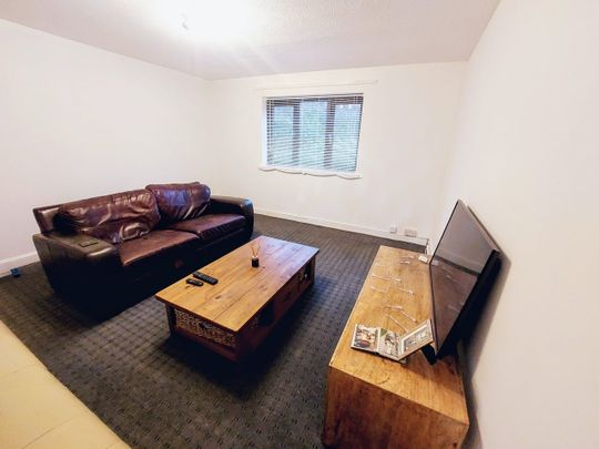 1 Bed Flat, Kings Heath, B14 - Photo 1