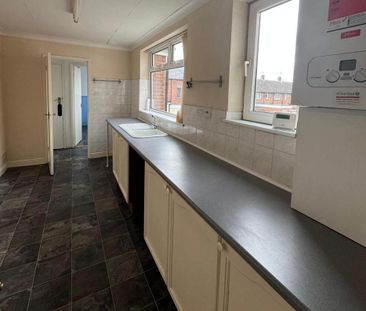2 bedroom flat to rent - Photo 6