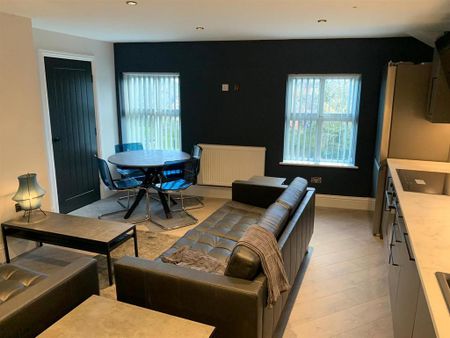 1 bedroom in a house share to rent - Photo 3