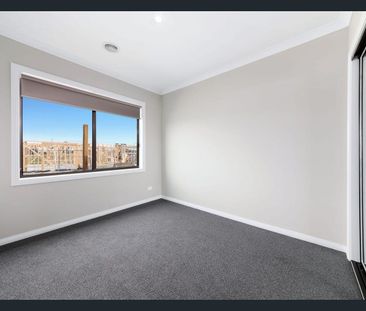 Modern Beauty – Huge Family Home - Photo 6