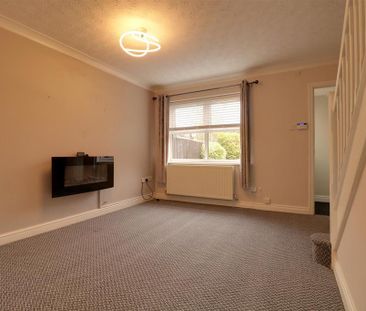 2 bedroom end of terrace house to rent - Photo 1
