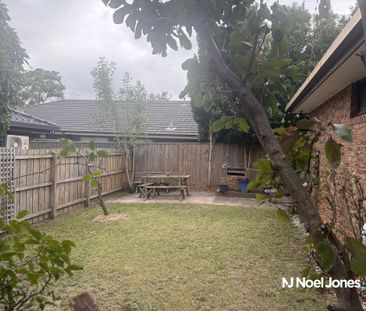 2/4 Iramoo Street, BALWYN - Photo 4