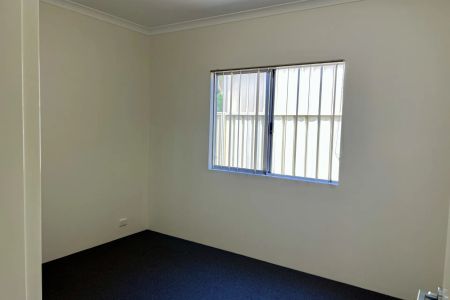 Beautifully Updated 3-Bedroom Home with Modern Comforts - Photo 3