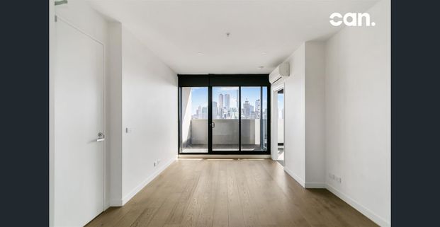 Stylish 2-Bedroom Apartment with Stunning City Views - Photo 1