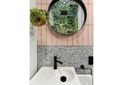 Spectacularly Renovated, Ground-Floor Apartment! - Photo 5