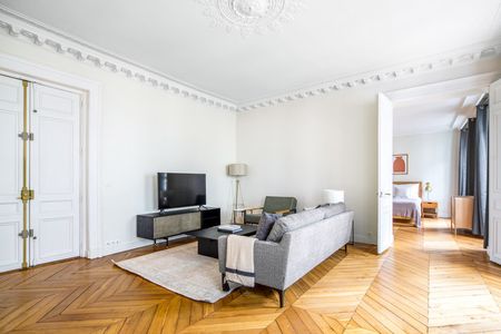 Rue las Cases - Photo 3