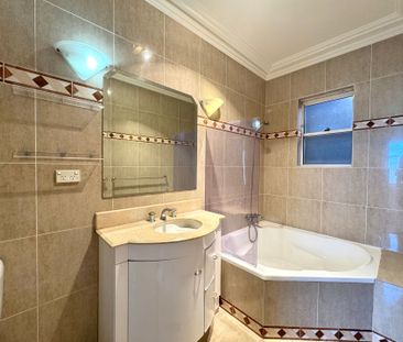 Three Bedroom House In Prime Location - Photo 6