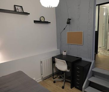 Beau studio meublé de 11,47m² à la location, situé rue Coignebert à Rouen, 365€ charges comprises - Photo 4