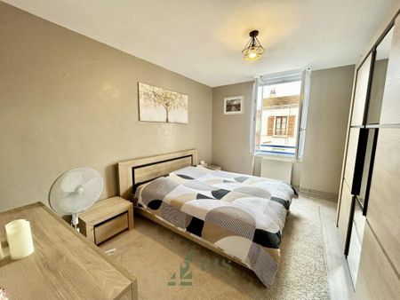 Location Appartement 3 pièces 87m² ROANNE 42300 - Photo 3