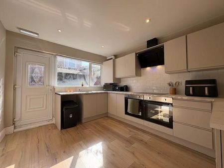 1 bedroom house of multiple occupation to rent - Photo 5