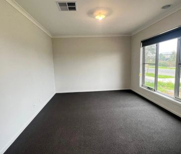 Magnificent Living Spaces, Luxurious Amenities, Unmatched Elegance! - Photo 4