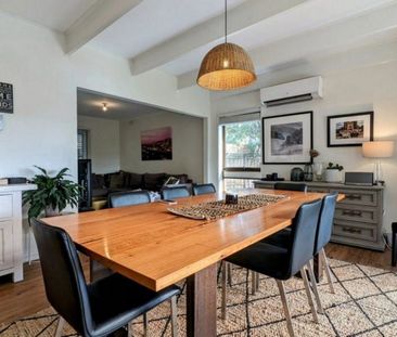 MODERN AND SPACIOUS - Photo 4