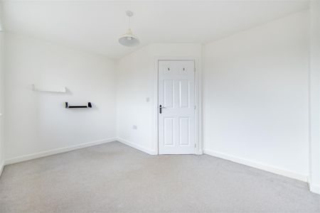 3 bed town house to rent in Osprey Walk, Newcastle Upon Tyne, NE13 - Photo 5