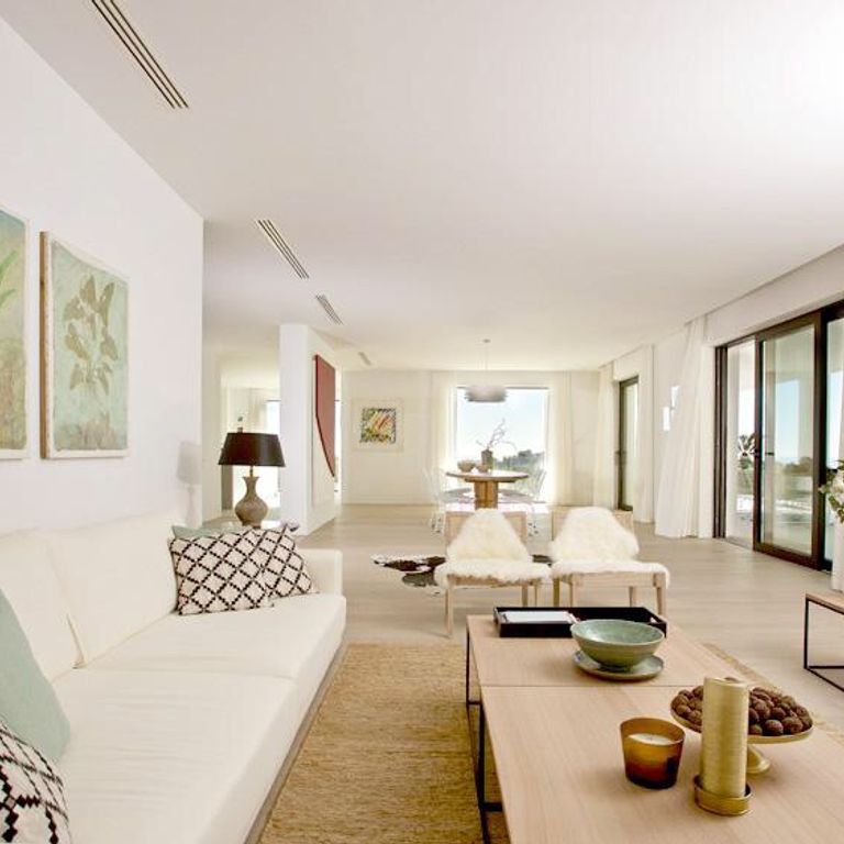 5 bedroom luxury Villa for rent in Benahavís, Spain - Photo 1
