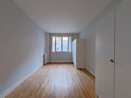 Location Appartement 2 pièces 51m² PARIS 17ème - Photo 4