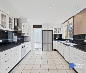 "Large family Living" - Photo 6