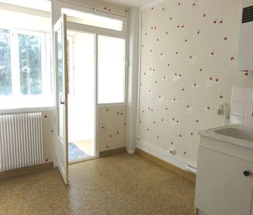 Location Appartement 2 pièces 45m² LE CREUSOT 71200 - Photo 3