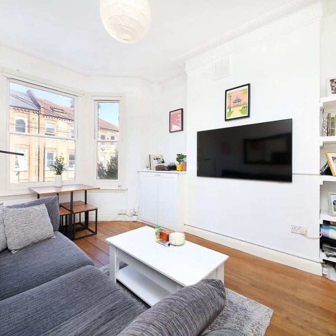 2 bedroom flat to rent - Photo 1