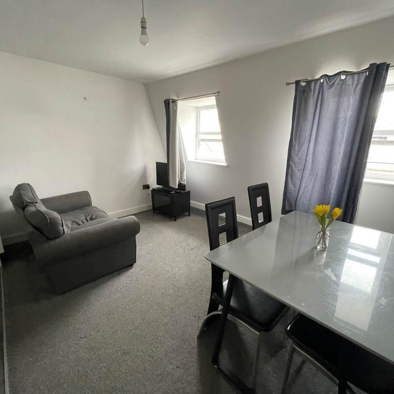 2 bedroom flat to rent - Photo 1