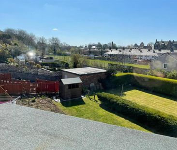 4 bedroom private hall to rent - Photo 1