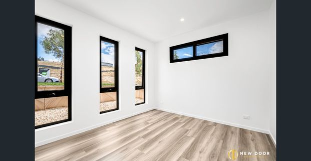 Modern Design Meets Everyday Convenience - Photo 1