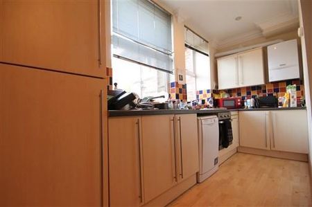 4 bedroom apartment to rent - Photo 4