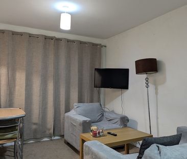 1 Bed Flat, Newton Park Court, LS7 - Photo 4