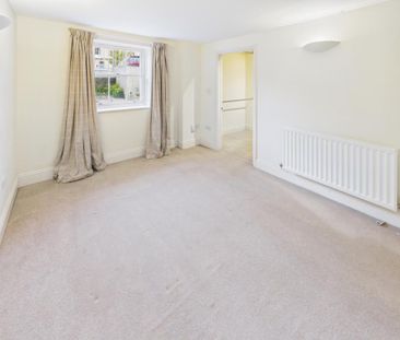 3 bedroom apartment to rent - Photo 2