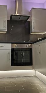 8 bedroom private hall to rent - Photo 3