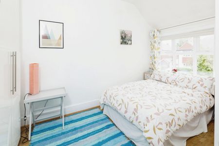 5 bedroom House To Let - Photo 5